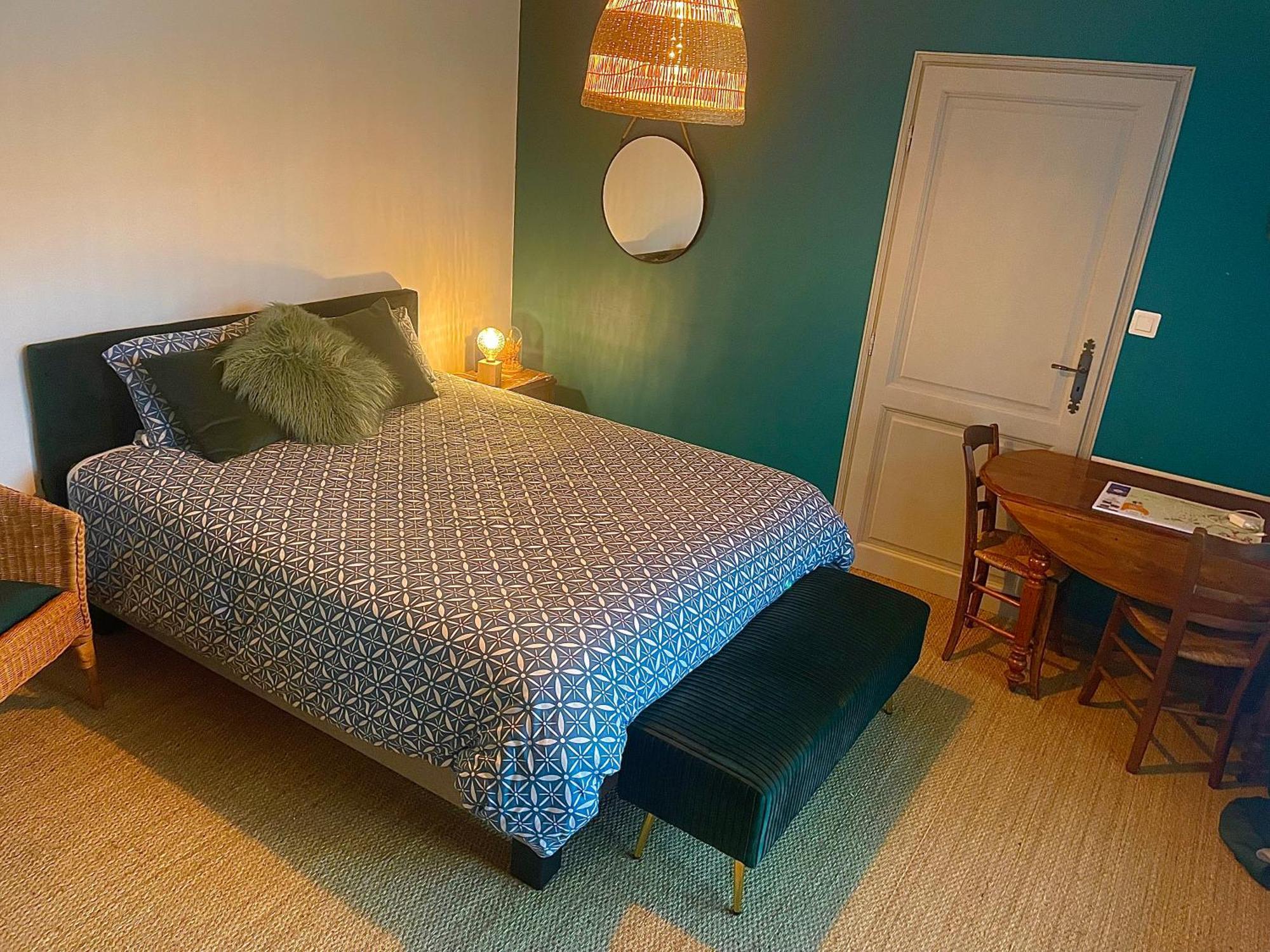 Chez Guilem Bed & Breakfast Saint-Maixent-l'Ecole Exterior photo